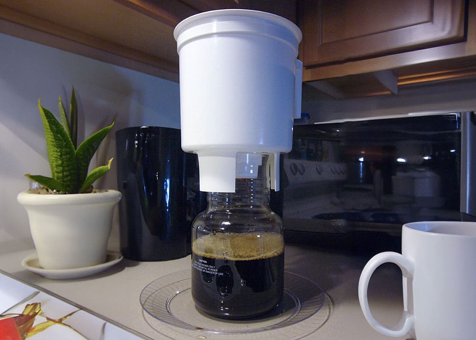 The Complete History of Kyoto-Style Coffee Toddy cold brew coffee system the history of cold brew