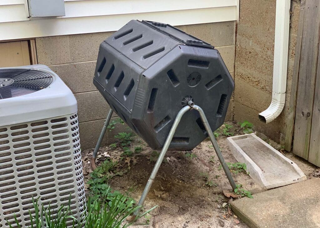 outdoor compost bin